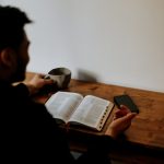 A Biblia elsősorban nem egy parancsokkal teli könyv